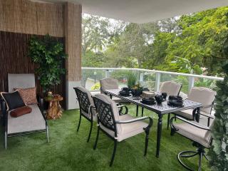 MIAMI WOOD APART HOTEL NEW 2024 - PRIVATE TERRACE - free GARAGE - Beach 5 min - Hollywood - 7