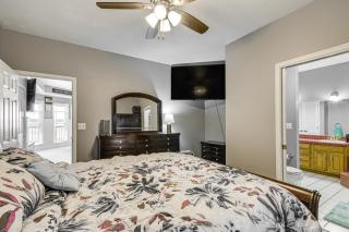 Private Dock, Game Room Lake of the Ozarks Haven! - 1
