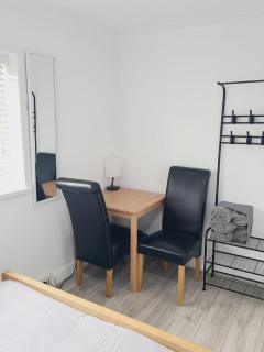 RoomZ-GATWICK-LONDON-Airport Parking-Travel Service - Ifield - 3
