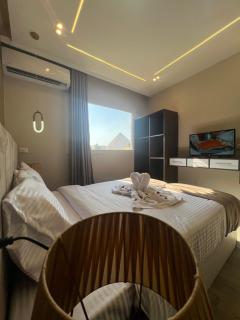 Pyramids moon view - 7