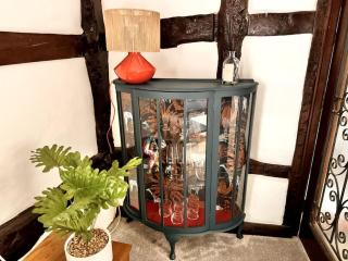 Stylish Tudor Cottage & Hot Tub - 6