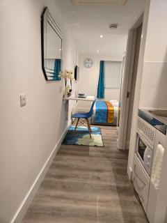The Cosy Pod Studio - Short Stay in Salford - 1