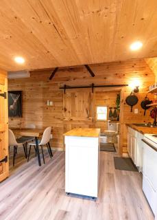 Hillside Haven 1 Bedroom with Hot Tub - Sussex - 8