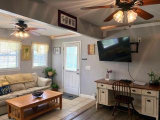 Cozy Bungalow - Winter Haven - 6