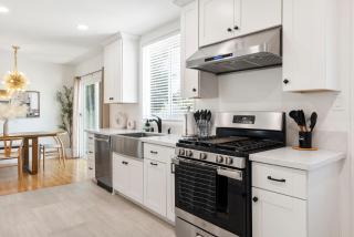Spacious 3BR Home Near Disneyland & Knotts Berry Farm - Fullerton - 4