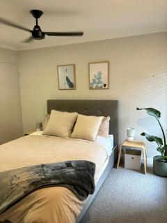 Versatile summer beach house or cosy winter retreat! - Mandurah - 2