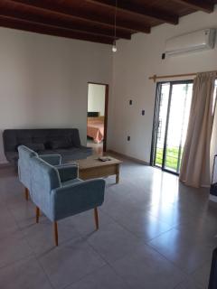 Casa amplia y bien ubicada - 4