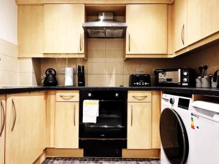 Jasmine's 2 bedroom apartment near Brunel University and Heathrow - 3