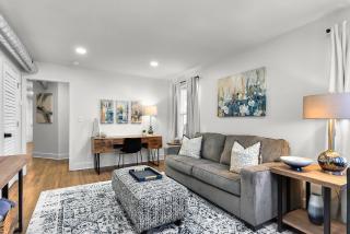 Contemporary Blue Oasis Apt 1 - Omaha - 6