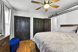 Contemporary Blue Oasis Apt 1 - Omaha - 2