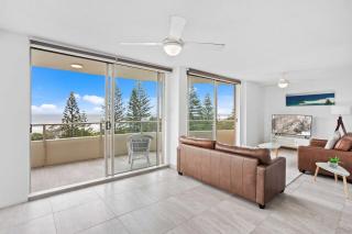Iconic Burleigh Beachfront, 2 Bedroom Apartment - 1