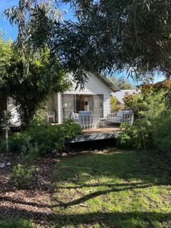 White Pebble - stylishly curated 4 bedroom home - Quindalup - 9