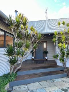White Pebble - stylishly curated 4 bedroom home - Quindalup - 7
