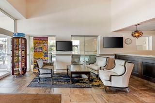 Best Western PLUS Revere Inn & Suites - 8