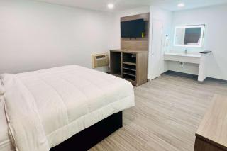 Rodeway Inn - Mineola - 4