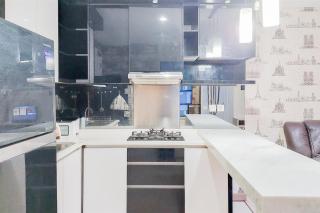 Homey and Modern 1BR at Paddington Heights Apartment By Travelio - Tangerang - 3
