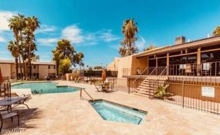 Rustic Farmhouse Old Town Condo W Patio & Pool - Scottsdale - 0