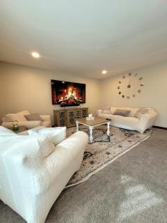Spacious Buffalo Home Near Niagara Fall, Bills Stadium, Buffalo Airport - Depew - 9