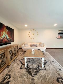Spacious Buffalo Home Near Niagara Fall, Bills Stadium, Buffalo Airport - Depew - 8