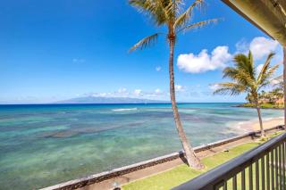 KBM Resorts FREE CAR Lokelani LOK-B203 Ocean Front Remodeled with kidbeach gear - Honokowai - 0