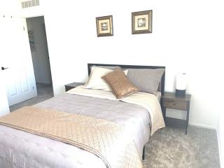 Cozy Home 4BD, 3BR Sleeps 10 - Hesperia - 5