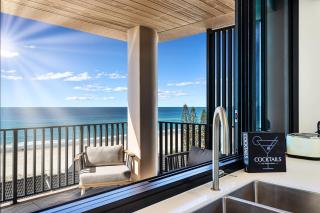 Three Bedroom Beachfront Apartment - 4