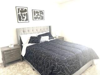 Cozy Home 4BD, 3BR Sleeps 10 - Hesperia - 3