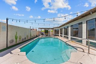 Relaxing 5br W Heated Pool, Billiards & Foosball - Glendale - 5