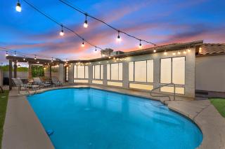 Relaxing 5br W Heated Pool, Billiards & Foosball - Glendale - 3
