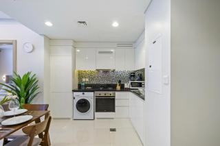 43rd Floor Stunner Luxe 2br In Business Bay - Dubai - 3