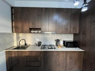 Deluxe One-bedroom Apartment Near Metro & Tbilisi Sea - Tbilisi - 5