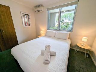 Bright & Conveniently Located Townhouse - Perth - 7
