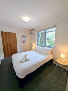 Bright & Conveniently Located Townhouse - Perth - 6