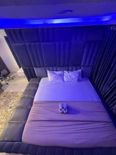 Cozy Pent House with Balcony for R&R - 8