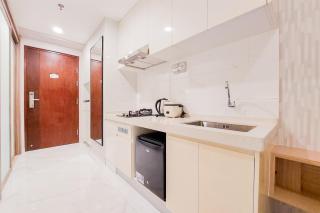 Best Deal and Simply Look Studio Room at Sky House BSD Apartment By Travelio - Tangerang - 5