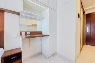 Cozy and Nice Studio Apartment at Sky House BSD By Travelio - 3