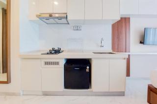 Cozy and Nice Studio Apartment at Sky House BSD By Travelio - 2