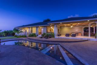 PACIFIC VISTA RETREAT Stunning 5BR Home Overlooking Ocean Privacy and Pool - Kailua-Kona - 3