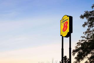 Super 8 by Wyndham Germantown/Milwaukee - 7