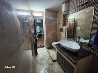 Centrally located 2 BHK Private flat - Jaipur - 7