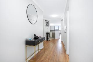 Pyrmont 2 Bed Apartment - Prime Location w parking - Sydney - 9