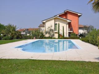 Holiday home with Nicely Decorated Interior near lake Garda - Lazise - 2