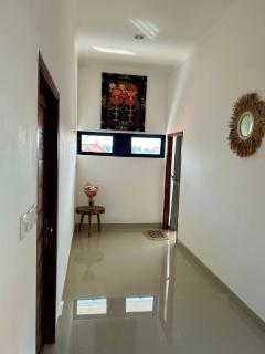 Villa Singapore Spacious 3BR Pool Villa in Canggu - Canggu - 5