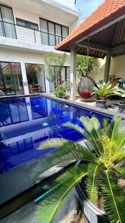 Villa Singapore Spacious 3BR Pool Villa in Canggu - Canggu - 0
