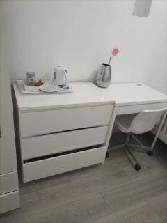Comfortable Double Bed Located near City Centre, suitable for Contractors Health Care Professionals or long business stays in Coventry or delightful holidays in Coventry or within the West Midlands area Free Wifi Tea and Coffee Provided - 2