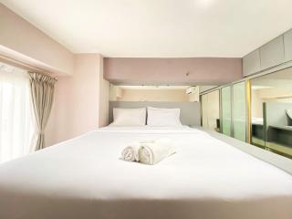 Cozy Stay and Serene Designed 2BR at Braga City Walk Apartment By Travelio - Bandung - 5