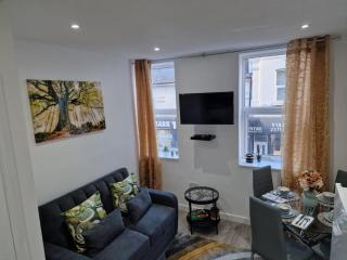 12 B Market Street - Watford - 1