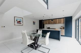 The Country Toll Bar Farmhouse - Grimsby - 7