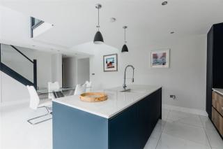 The Country Toll Bar Farmhouse - Grimsby - 2