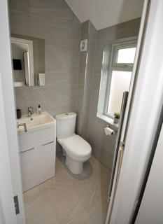 Walton Suites - Watford - 8